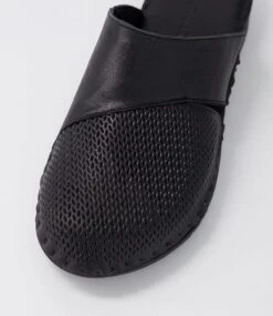 Krisaf Black Leather Mules -Lynx Shoes Shop CF11560BLALE 5