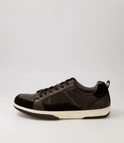 Vic Black Pull Up Leather Sneakers