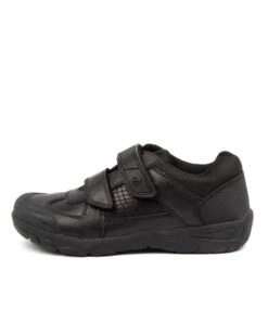 Clarks Kaptain E Vel Black