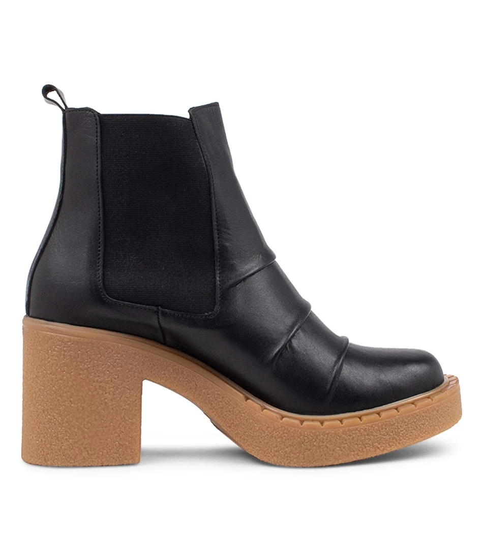 Leavit Black Leather Chelsea Boots 6 Leavit Black Leather Chelsea Boots - Image 4