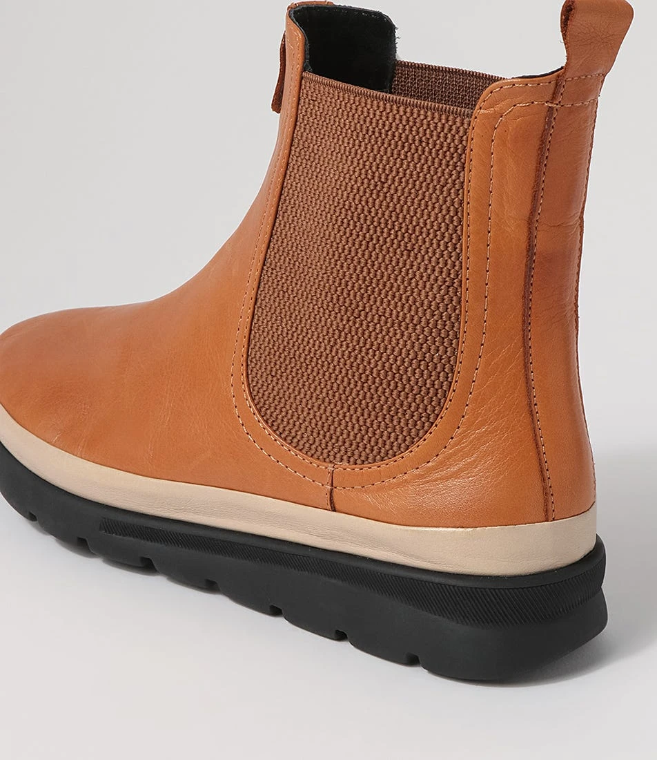 Eliah Tan Nude Leather Chelsea Boots 7 Eliah Tan Nude Leather Chelsea Boots - Image 5