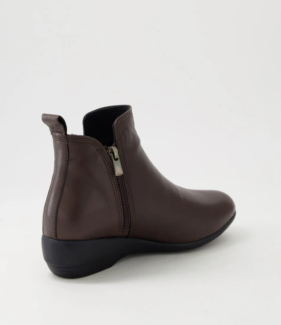 Gista Choc Leather Chelsea Boots 5 Gista Choc Leather Chelsea Boots - Image 3