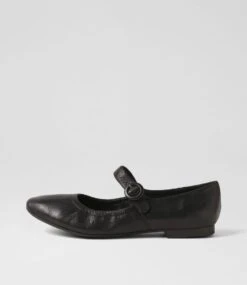 Archa Black Leather Flat Shoes