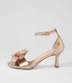 Thorough Champagne Leather Sandals