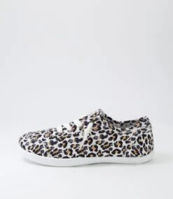 New Products 13 Mynka Leopard Canvas Sneakers