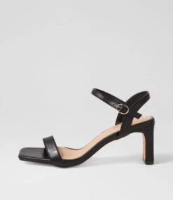 Baskiee Black Sandals