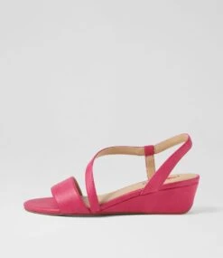 Bozit Fuchsia Sandals