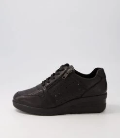 Resepct Black Leather Sneakers