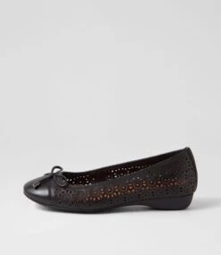 Eloiza Black Leather Ballet Flats