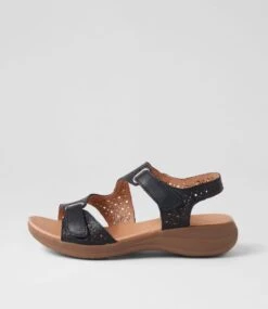 Maz2 Navy Gum Leather Sandals