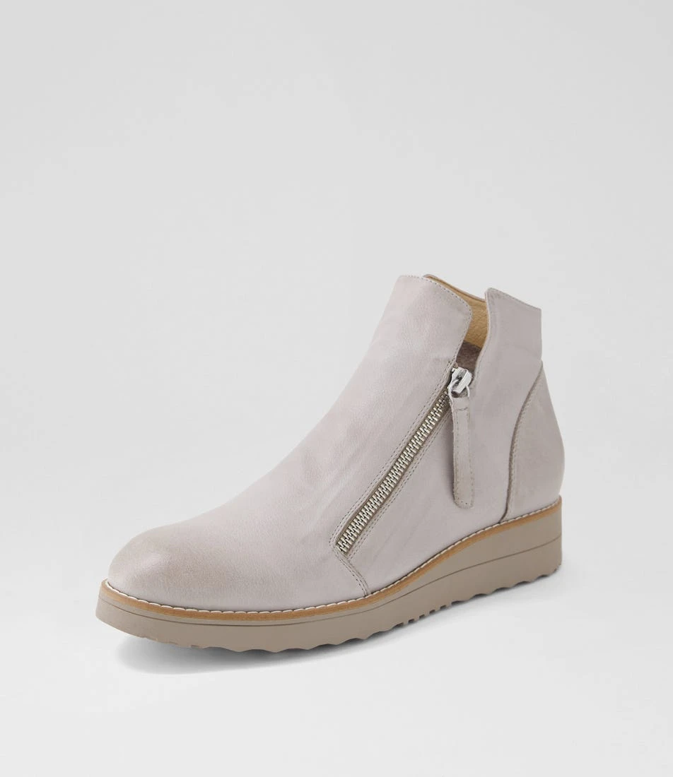 Ohmy Smoke Leather Ankle Boots 4 Ohmy Smoke Leather Ankle Boots - Image 2