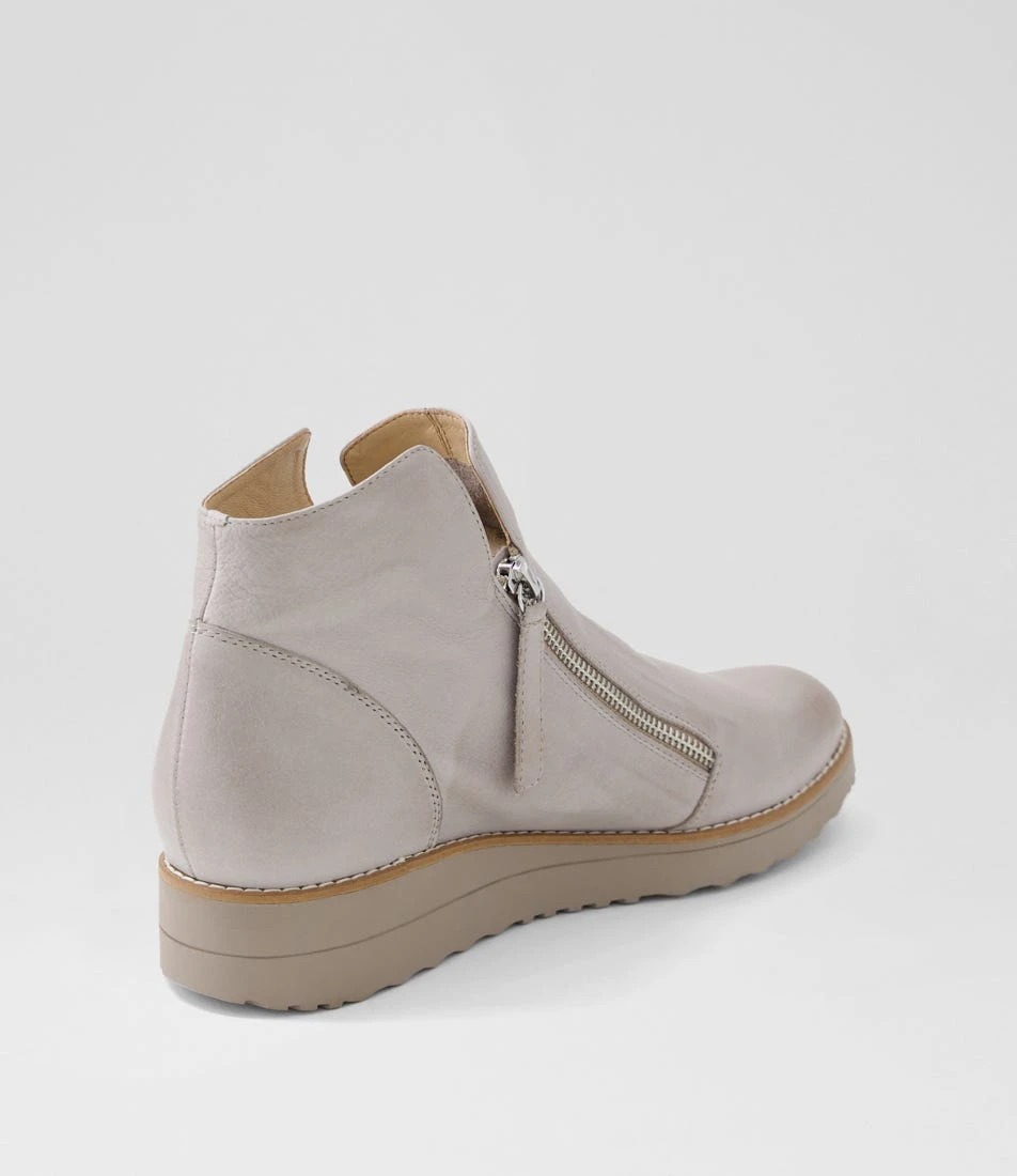 Ohmy Smoke Leather Ankle Boots 5 Ohmy Smoke Leather Ankle Boots - Image 3