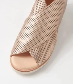 Gwisse Champagne Almond Leather Sandals -Lynx Shoes Shop TO13084M4ILE 5