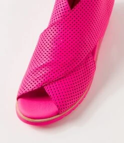 Gwisse Bright Pink Leather Sandals 10 Gwisse Bright Pink Leather Sandals -Lynx Shoes Shop TO13084QHJLE 5