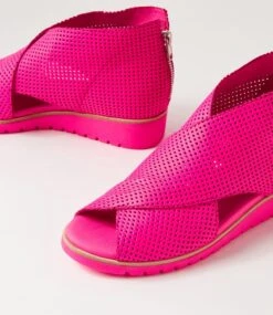 Gwisse Bright Pink Leather Sandals 11 Gwisse Bright Pink Leather Sandals -Lynx Shoes Shop TO13084QHJLE 6