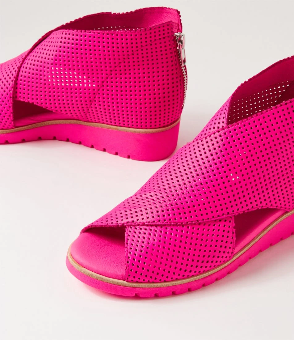 Gwisse Bright Pink Leather Sandals 7 Gwisse Bright Pink Leather Sandals - Image 5