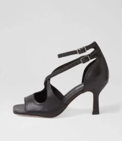 Lanyey Black Leather Sandals