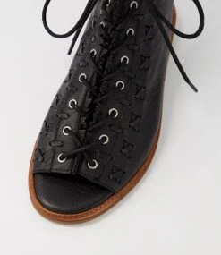 Nannerl Black Leather Sandals -Lynx Shoes Shop TO13127BLALE 5